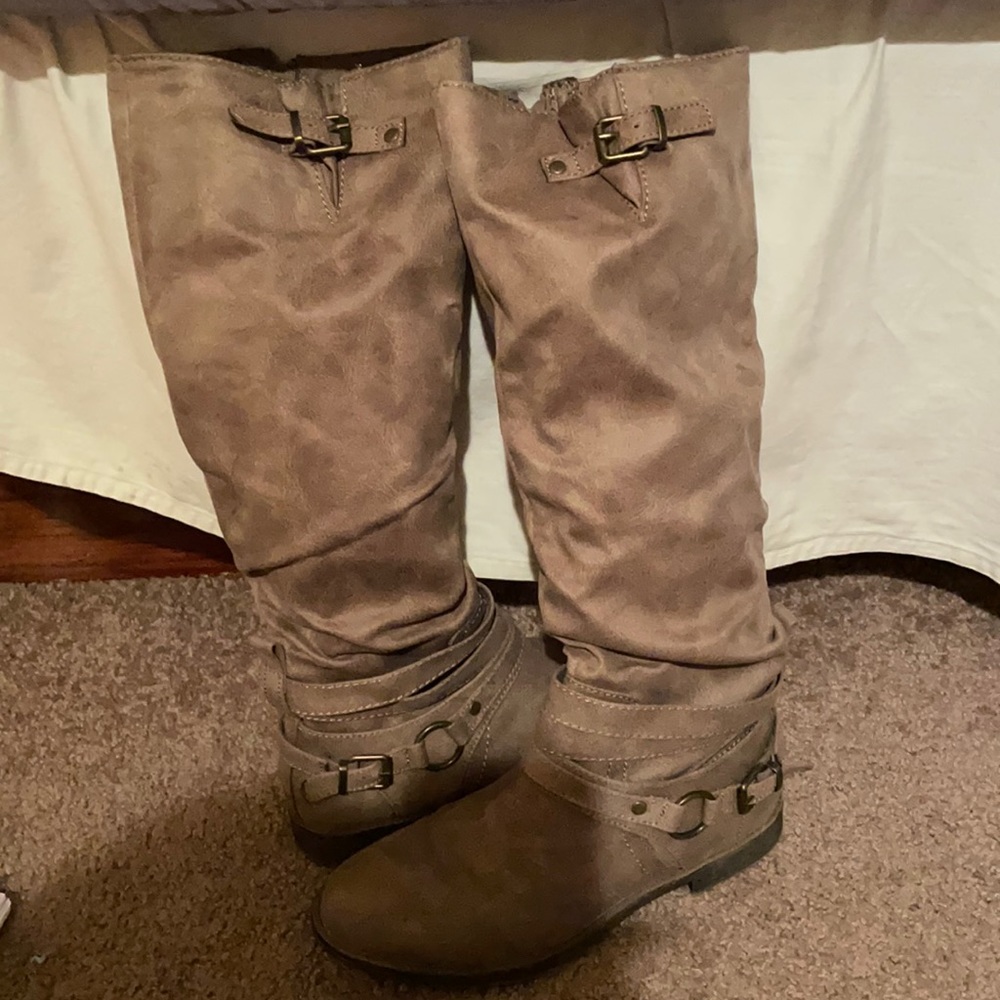 Riding boots